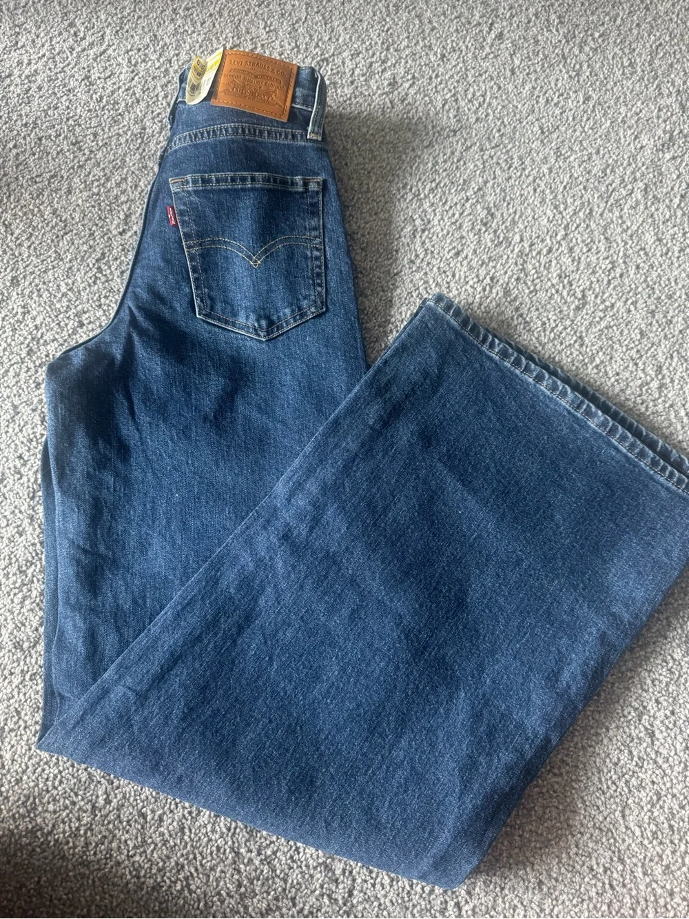 Levi's Classic Dark Blue Women's Jeans - Picture 1 of 3